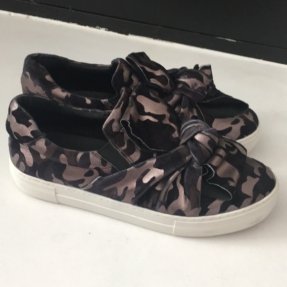 J Slides Platform - Picture 1 of 5